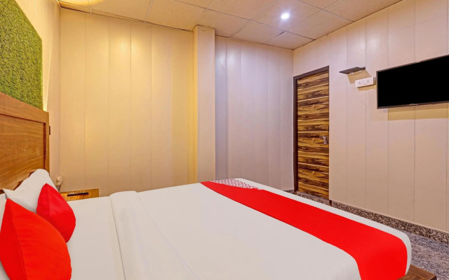 OYO Flagship 80572 Dream Comes True Hotel Banquet