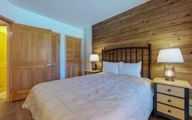 1 Bedroom Mountain Chic Condo in River Run Village Just a Short Walk to Shopping, Dining, and Skiing
