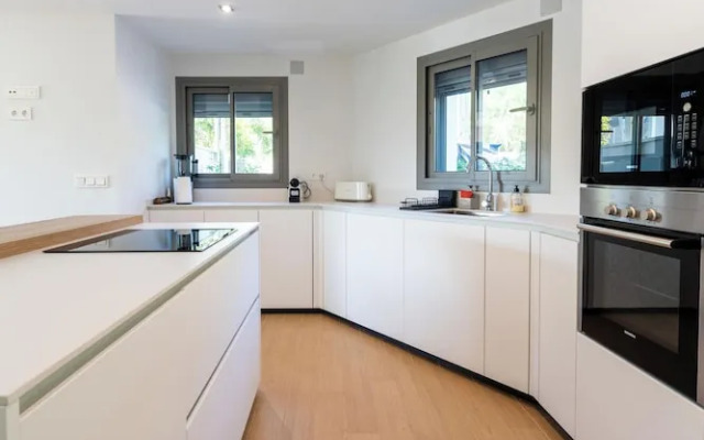 Inviting 3-bed House in Mijas