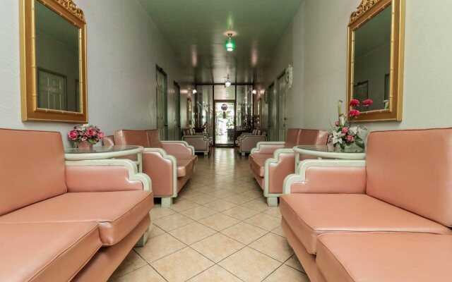 Nida Rooms RamIndra 593 Plaza