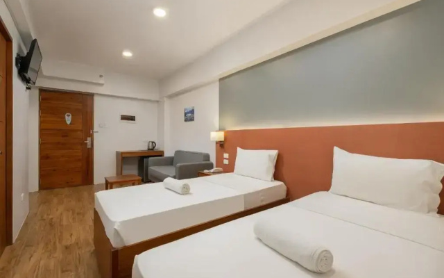iHotel Uptown BGC
