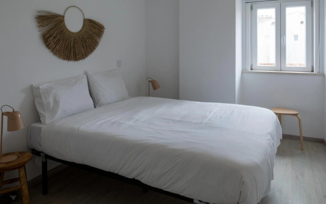 Feels Like Home Ajuda Modern Apartment