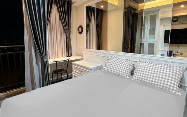 RedLiving Apartemen Transpark Cibubur - Ens Room