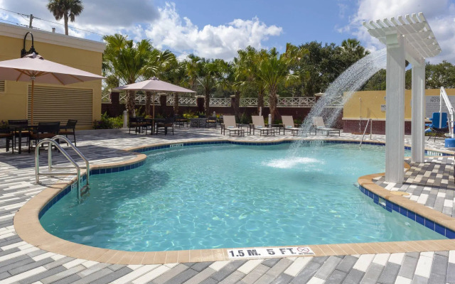 Courtyard by Marriott DeLand Historic Downtown