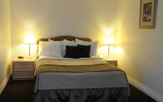 Airport Hotel Mara