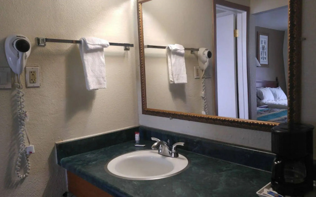 American Regency Inn
