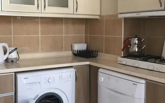 Kinzi House Apart Hotel