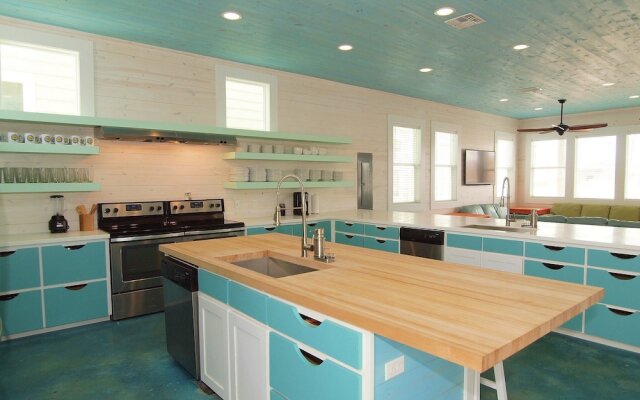 Beach Club Clubhouse 3