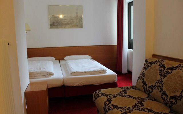 Montree Hotel