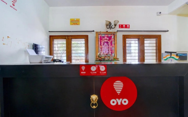 Green Suits By OYO Rooms