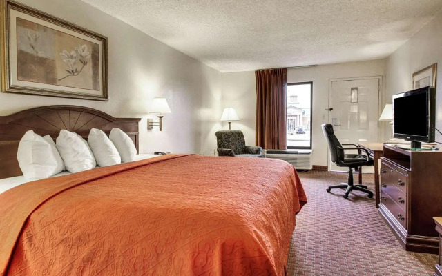 Quality Inn & Suites Clinton - Jackson West