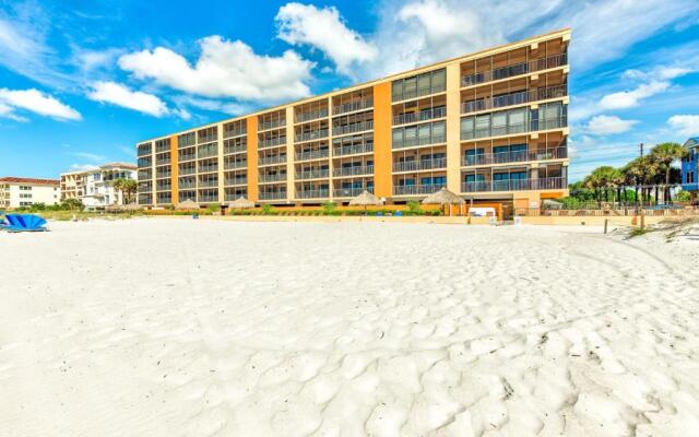Villa Madeira 306 Beach front, stunning view! Walk to everything