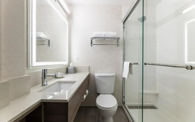 Holiday Inn Express Van Nuys by IHG