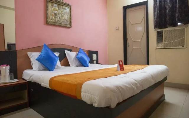 OYO 3886 Hotel Trimurti Heights