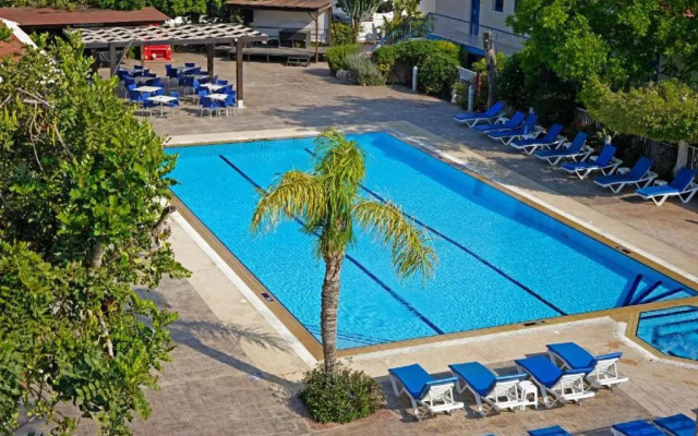 Thomas Apartments