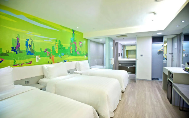 FX INN Kaohsiung Zhonghua Road Branch