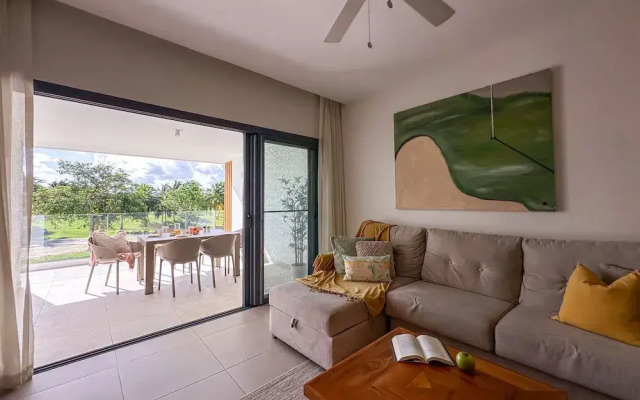 Fantastic new Golf View Apartment