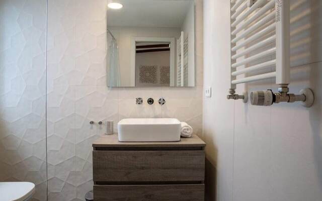 Gorgeous 2bed 2bath in Heart of Madrid City Center