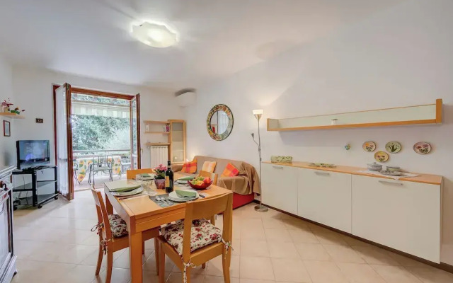Verde Giada-shared Pool & Parking
