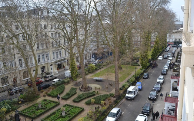 Hyde Park Court Hotel