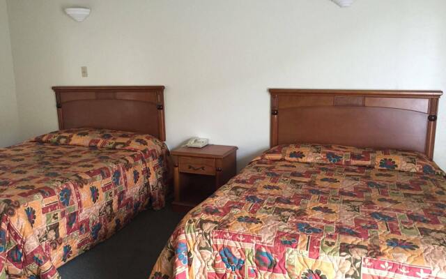 Golden Hills Motel