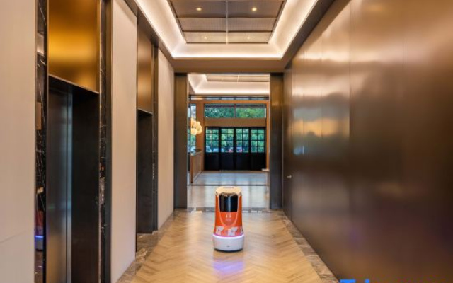 Orange Hotel (Yuyao Colorful City)