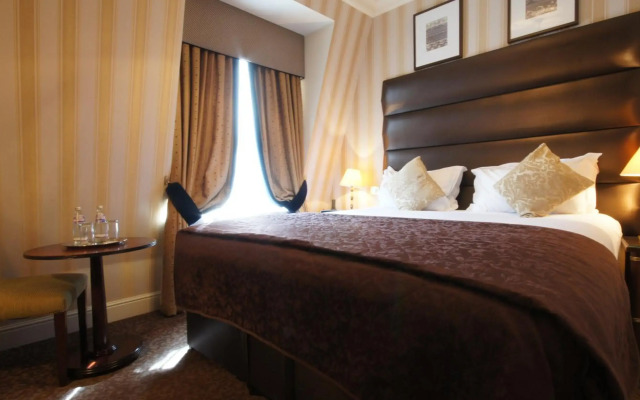 The Leonard Hotel