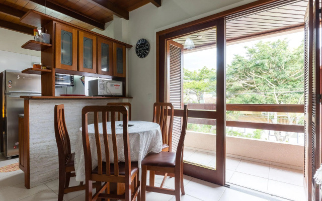 Apto 2qtos churrasq. 400 à praia | Jurerê - JBA202