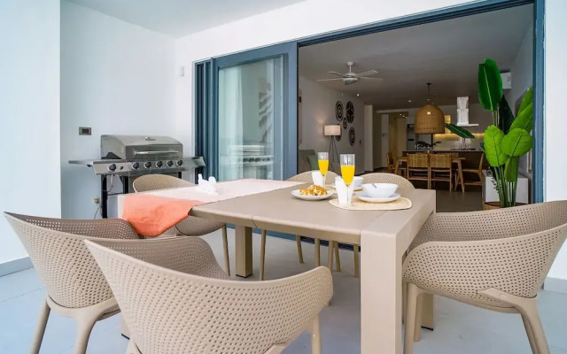 Luxury 3 bedroom apartment at the beach