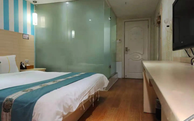 CMAX Hotel