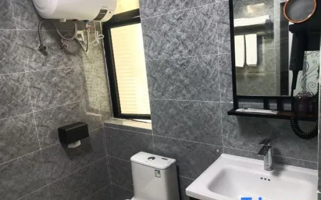 Jijixiang Hotel – Bathroom – Rongshan