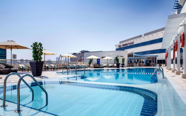 Crowne Plaza Hotel Deira 2