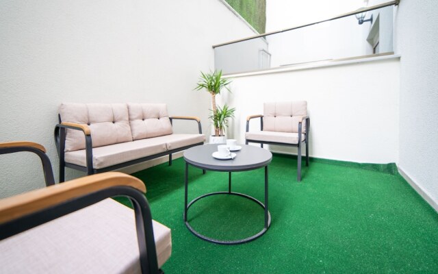 Garden Room Suit Hotel