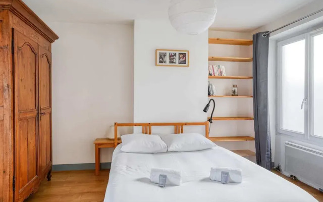 Loft-style Apartment in the 3rd District