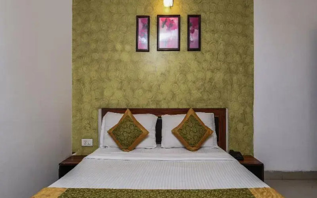 OYO 7655 Om Paradise Hotel