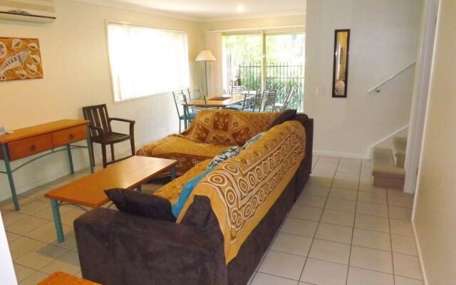 Treetops Lakeside Guesthouse