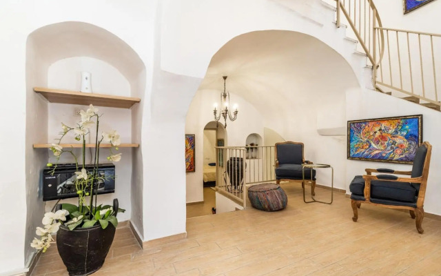 Private House 5 BDR In Mamilla up to 12 People !