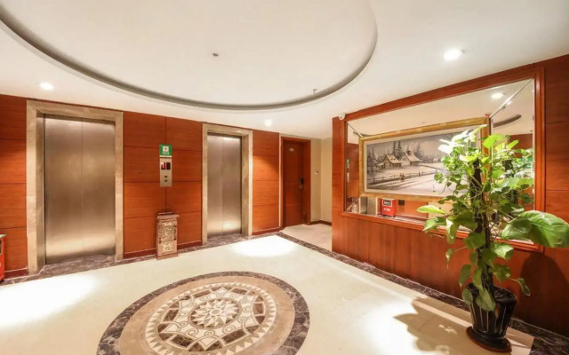 Baolong Hotel Dongguan (Houjie Shanmei Subway Station Branch)