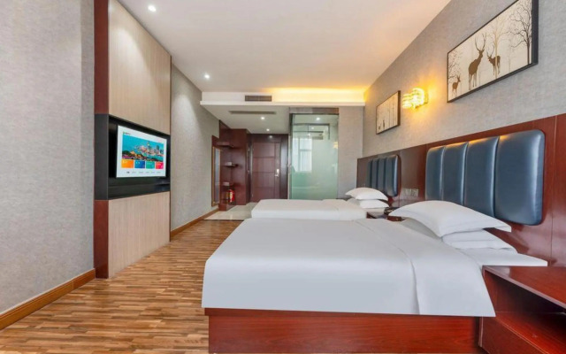 Qishan Hotel (Zhongshan Yijiayi Xinghe Plaza)