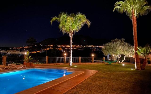 Beachside Villa with Panoramic Sea Views