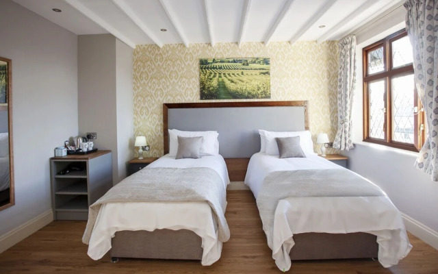 Woodborough Inn