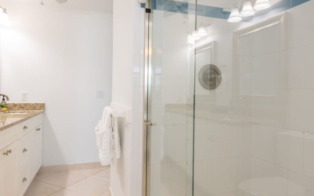 Fort Pierce - 2BD 2BA Tropical Surfside Retreat