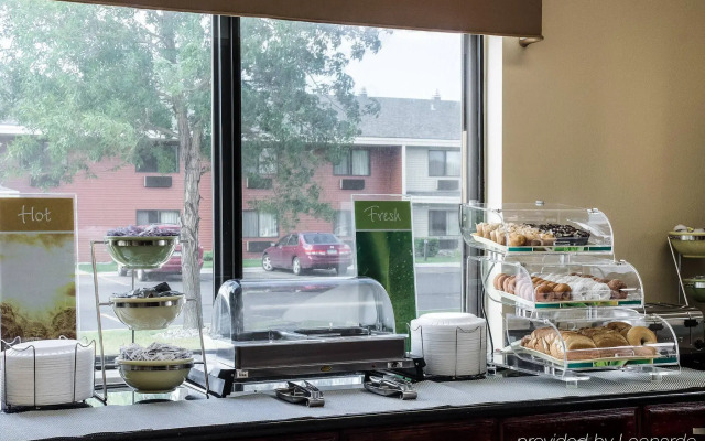 Quality Suites Near West Acres