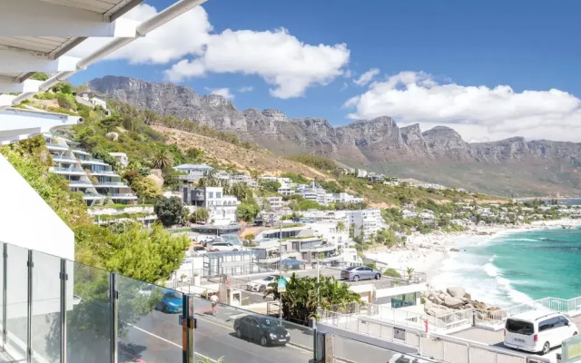 Chic Apartment w Amazing Views Dunmore Luxe