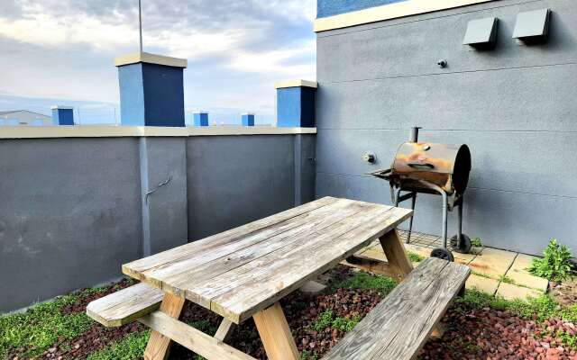 Days Inn & Suites by Wyndham Thibodaux