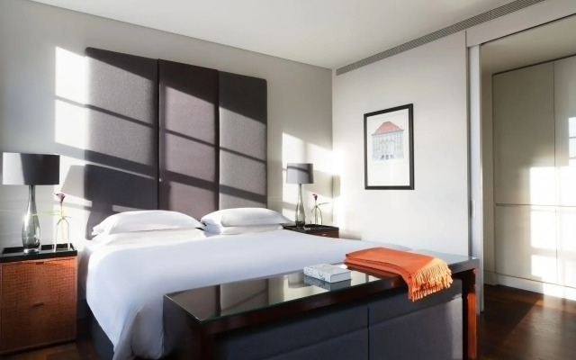 Grosvenor House Suites