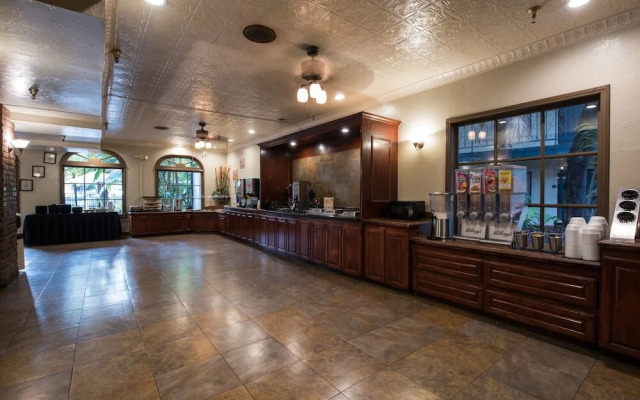 Radisson Suites Covina