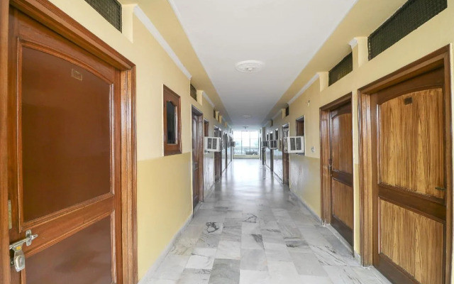 Spot On 75384 Hotel Star Inn