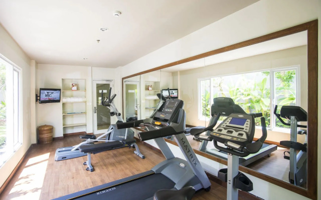 Отель Sevn Legian