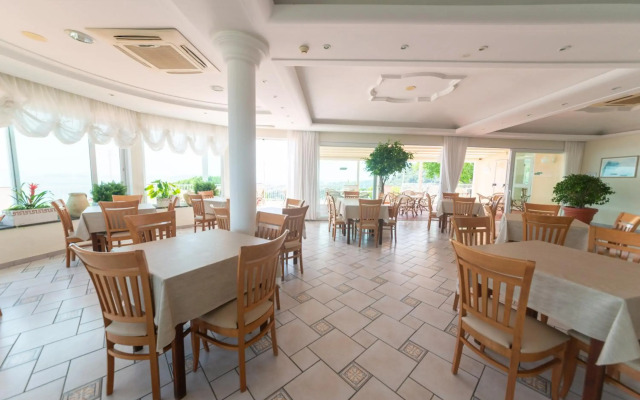 Hotel Villa Ireos